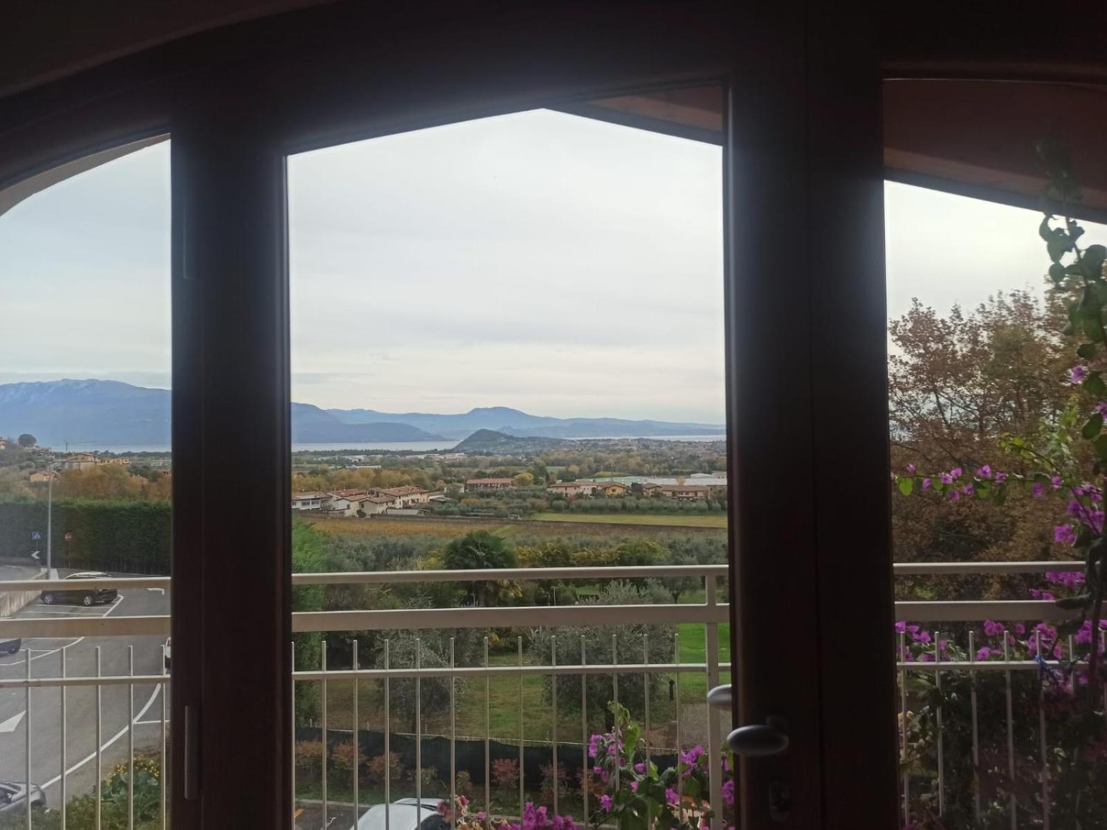 Attico Da Maria Apartment Polpenazze del Garda Bagian luar foto